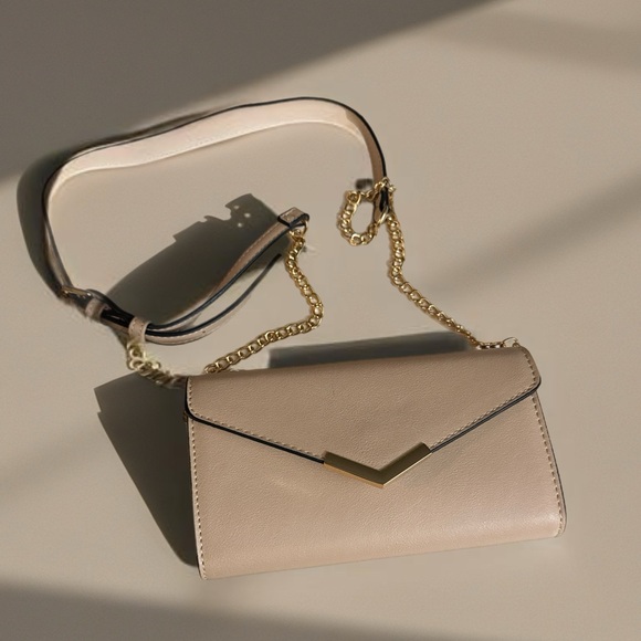 Urban Expressions Handbags - Elegant Beige Crossbody Bag